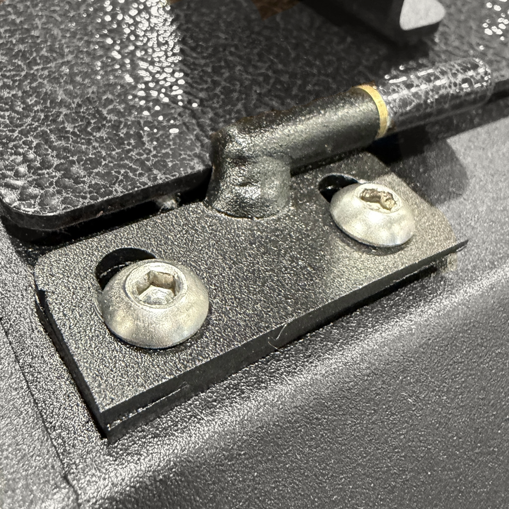 Blazn Hinge Replacement Set