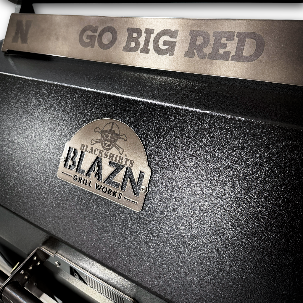 Grid Iron Pellet Grill and Smoker - Blackshirts Edition - M Grills