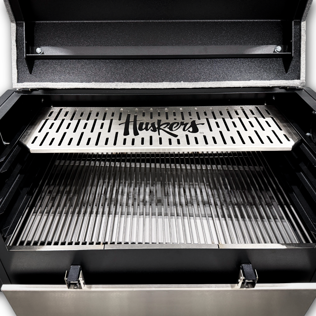 Grid Iron Pellet Grill and Smoker - Blackshirts Edition - M Grills