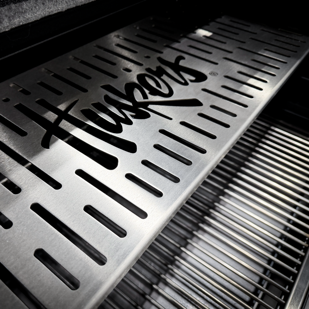 Grid Iron Pellet Grill and Smoker - Blackshirts Edition - M Grills