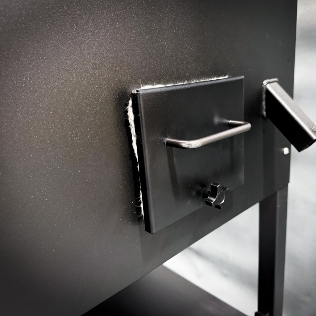 Grid Iron Pellet Grill and Smoker - Blackshirts Edition - M Grills